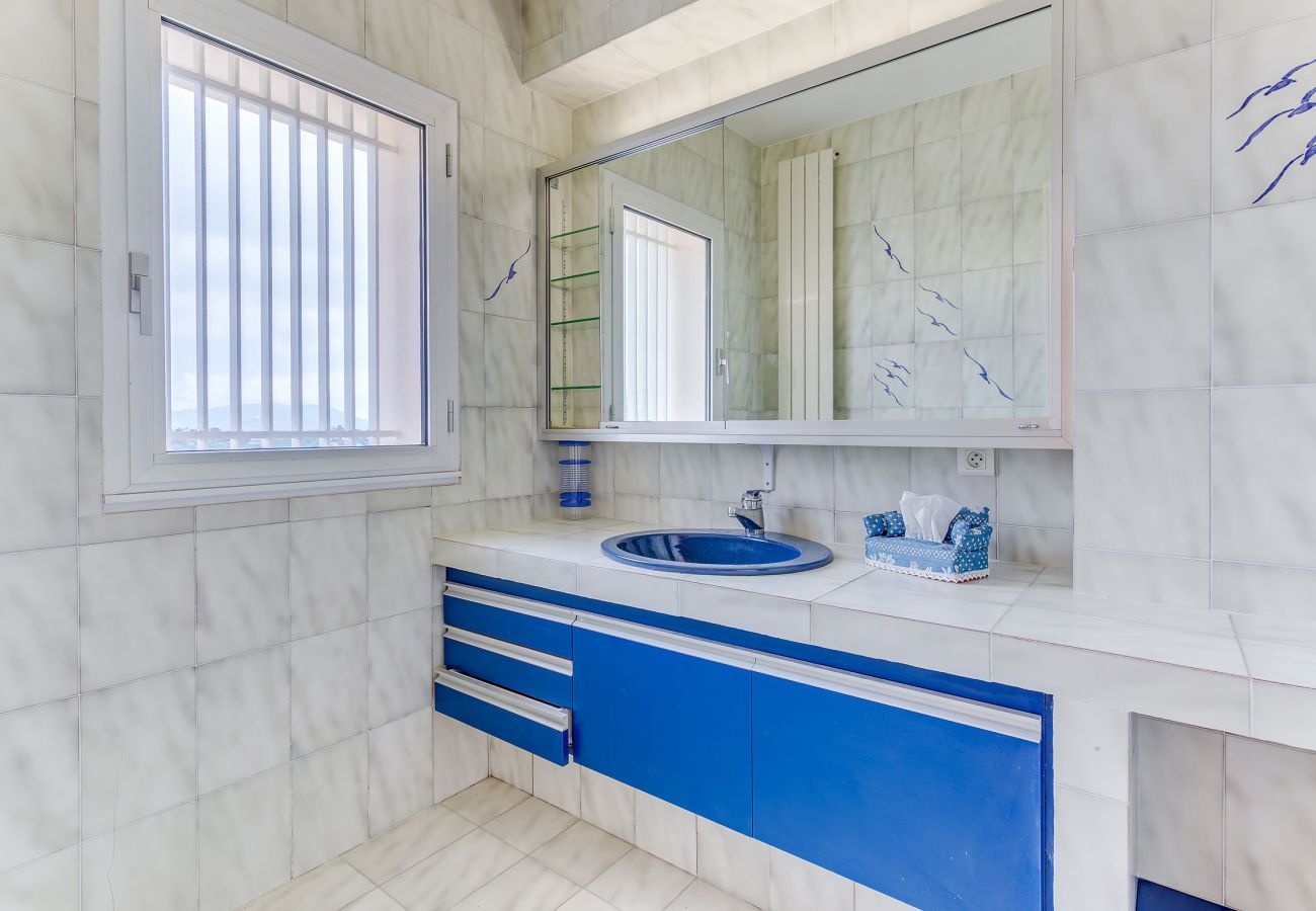 Вилла на Ницца / Nice - VILLA DYONIS VI4439 by Riviera Holiday Homes