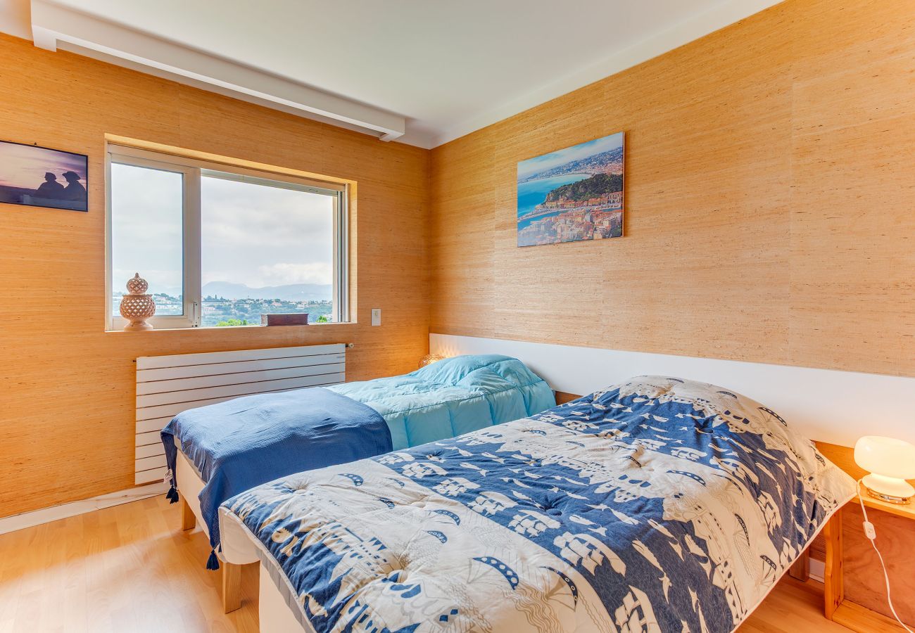 Вилла на Ницца / Nice - VILLA DYONIS VI4439 by Riviera Holiday Homes