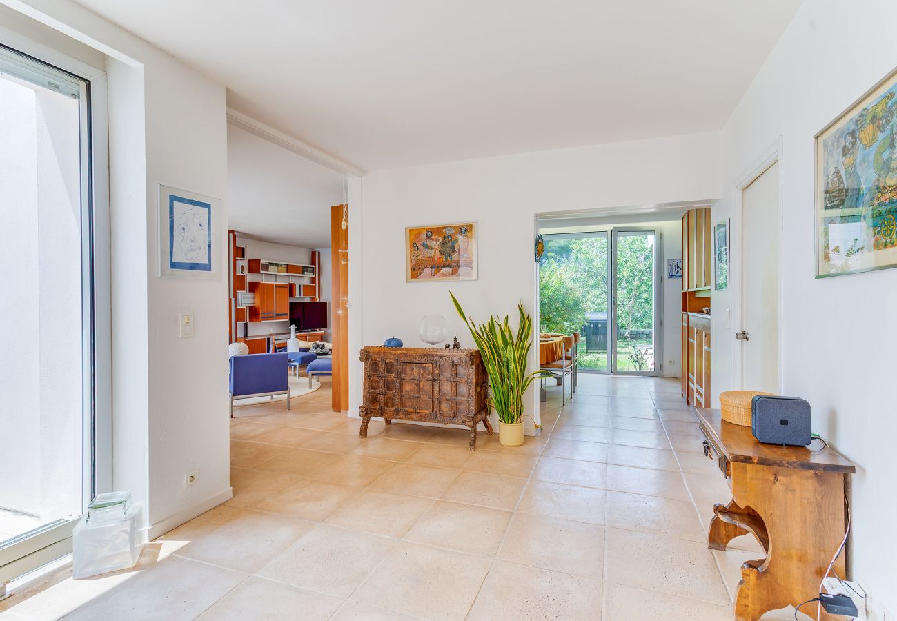 Вилла на Ницца / Nice - VILLA DYONIS VI4439 by Riviera Holiday Homes