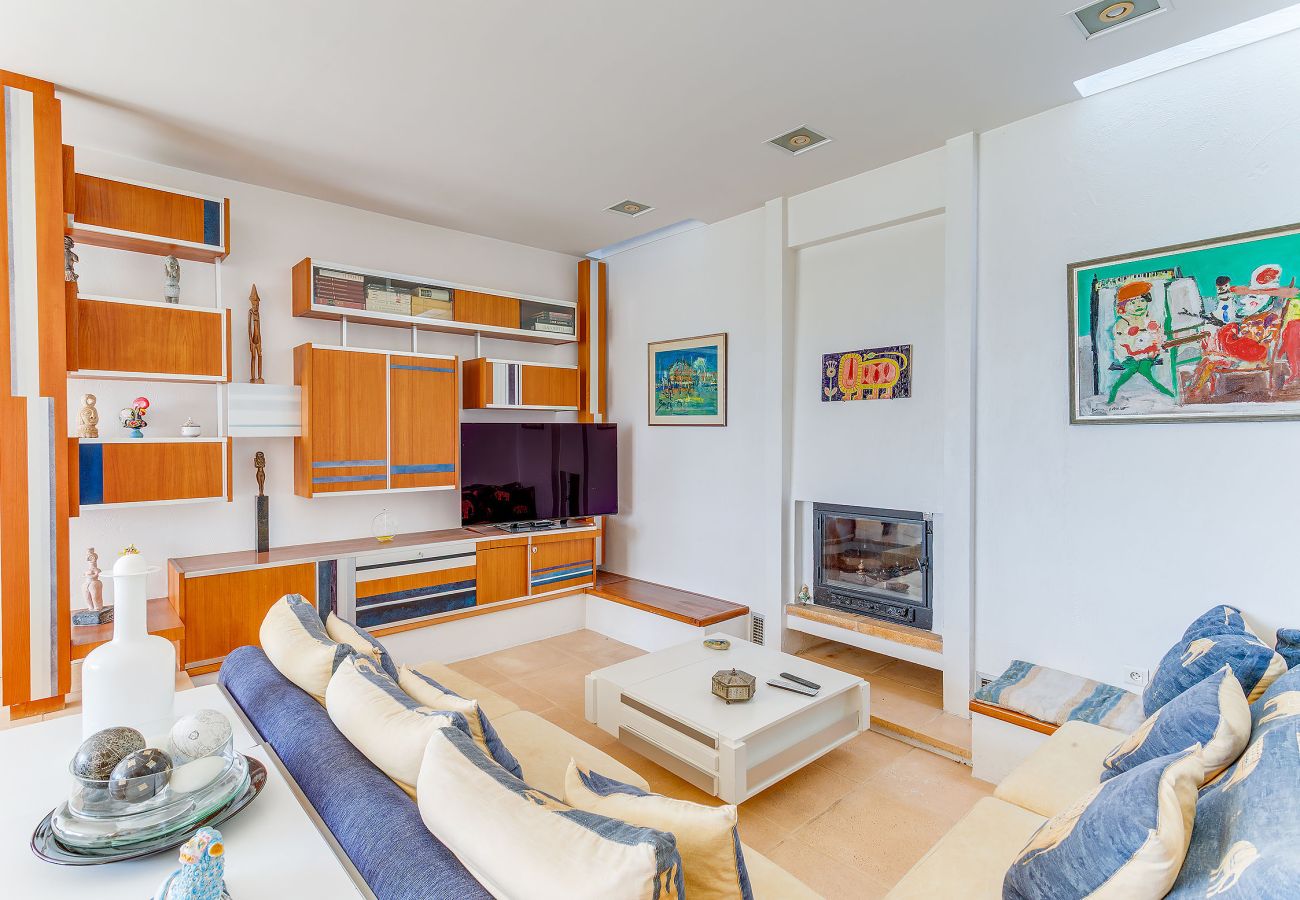 Вилла на Ницца / Nice - VILLA DYONIS VI4439 by Riviera Holiday Homes
