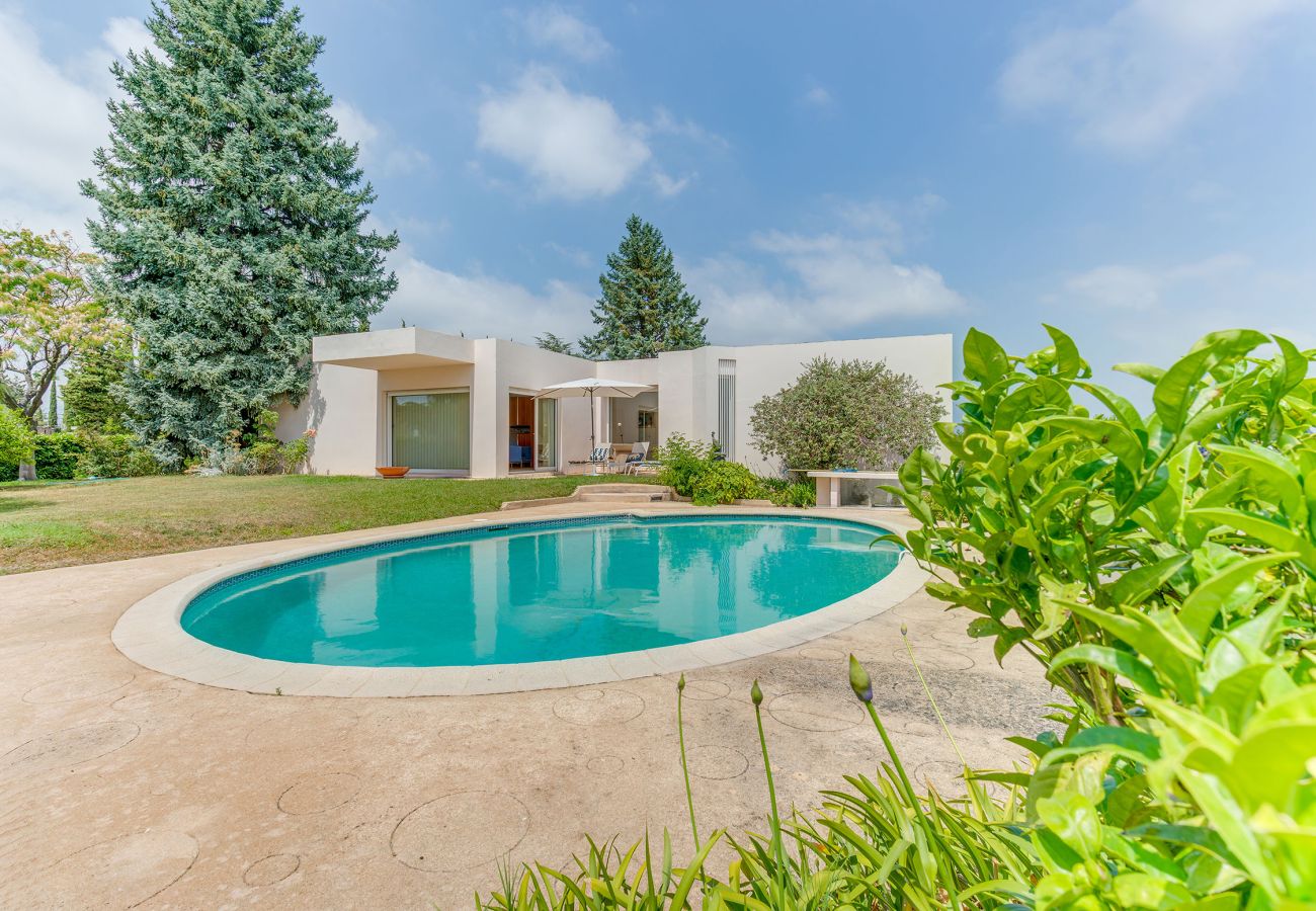 Вилла на Ницца / Nice - VILLA DYONIS VI4439 by Riviera Holiday Homes