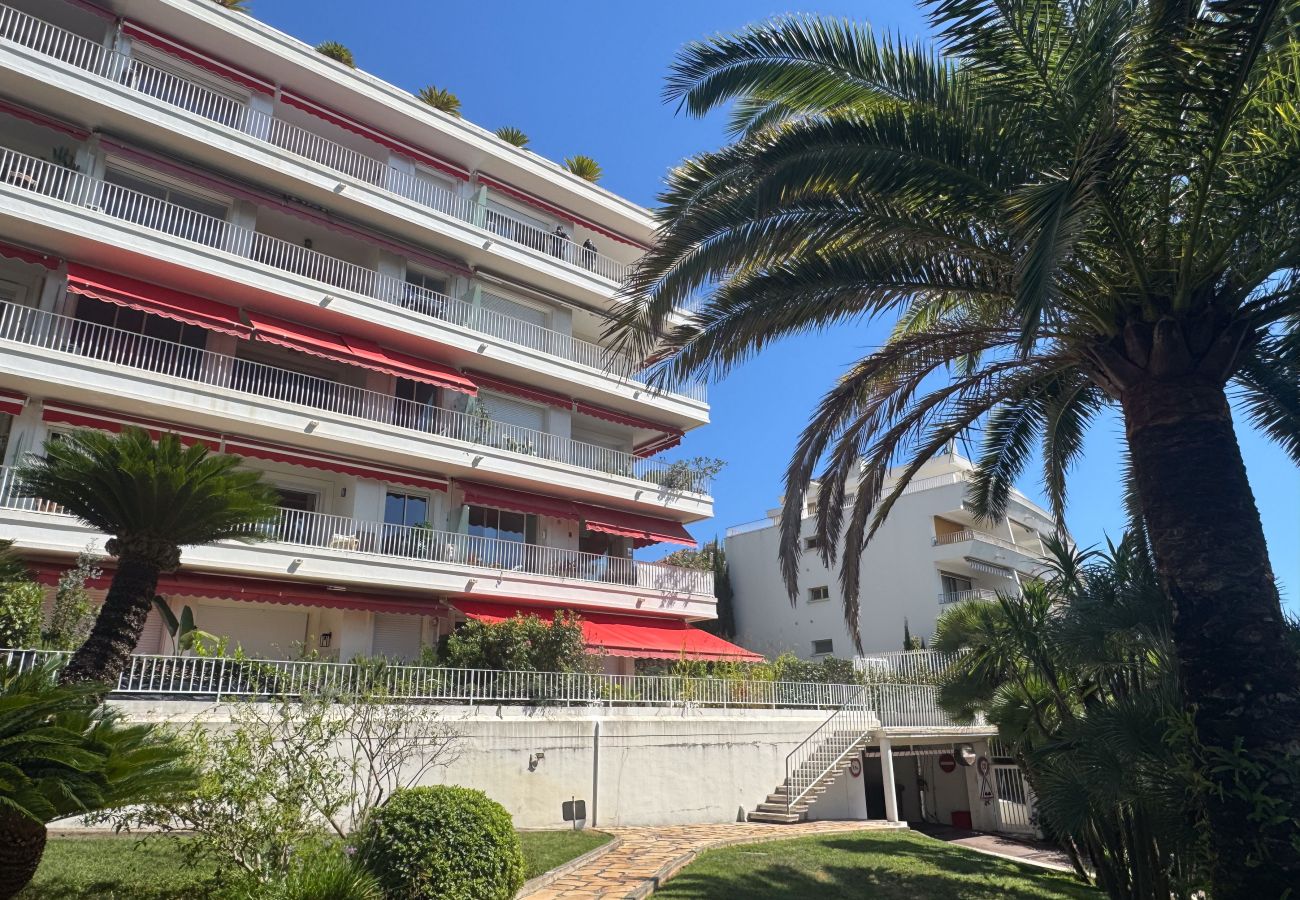 Апартаменты на Ницца / Nice - MONT BORON PALMS AP4480 by Riviera Holiday Homes 