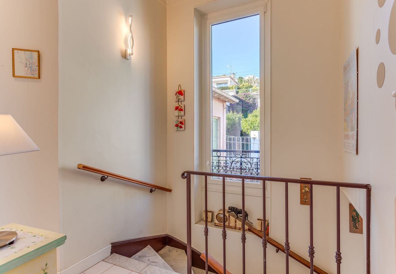 Вилла на Вильфранш-сюр-Мер - VILLA BELLA VISTA BAY VI4488 By Riviera Holiday Homes