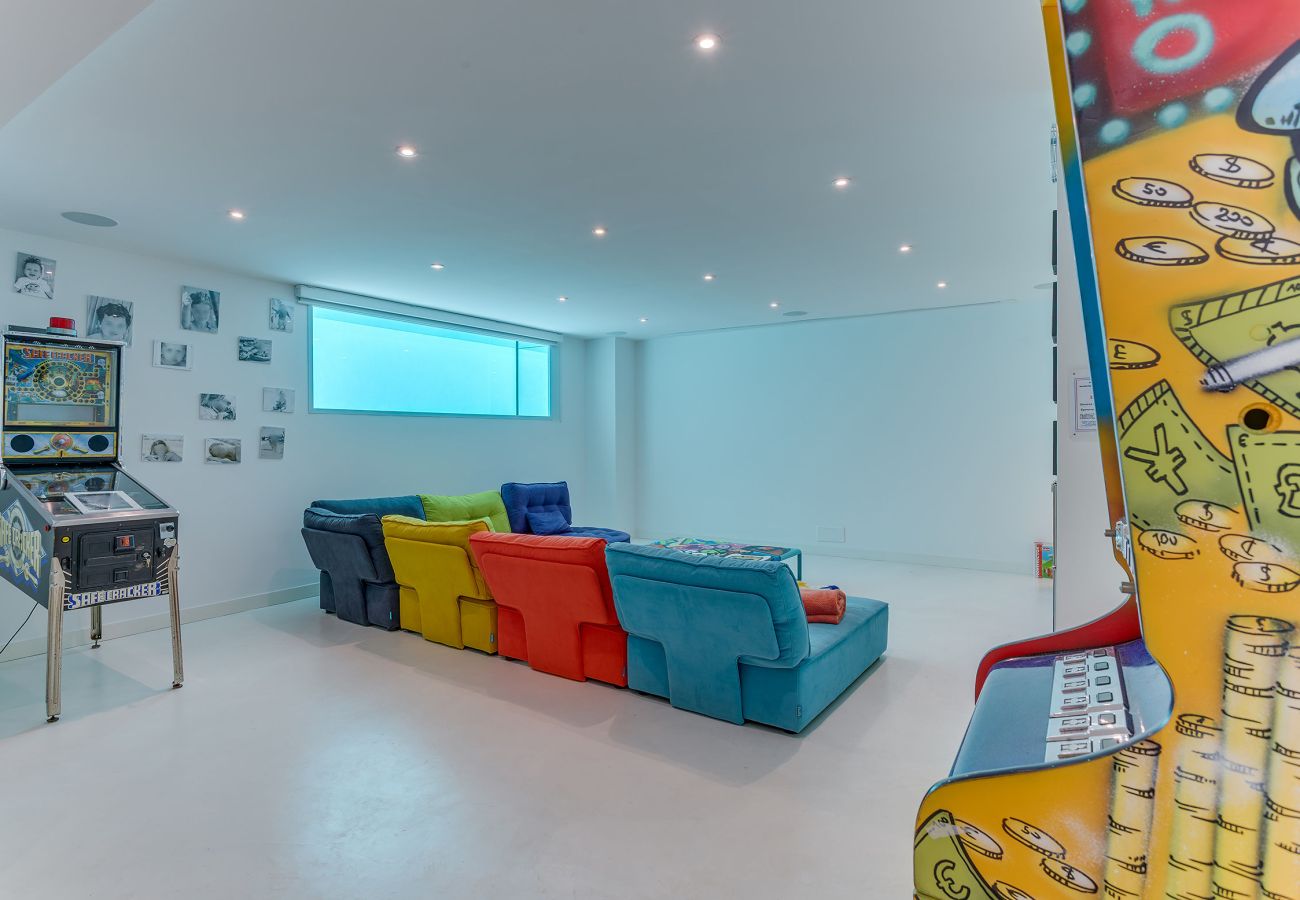 Вилла на Ницца / Nice - Villa Alba VI4498 by Riviera Holiday Homes