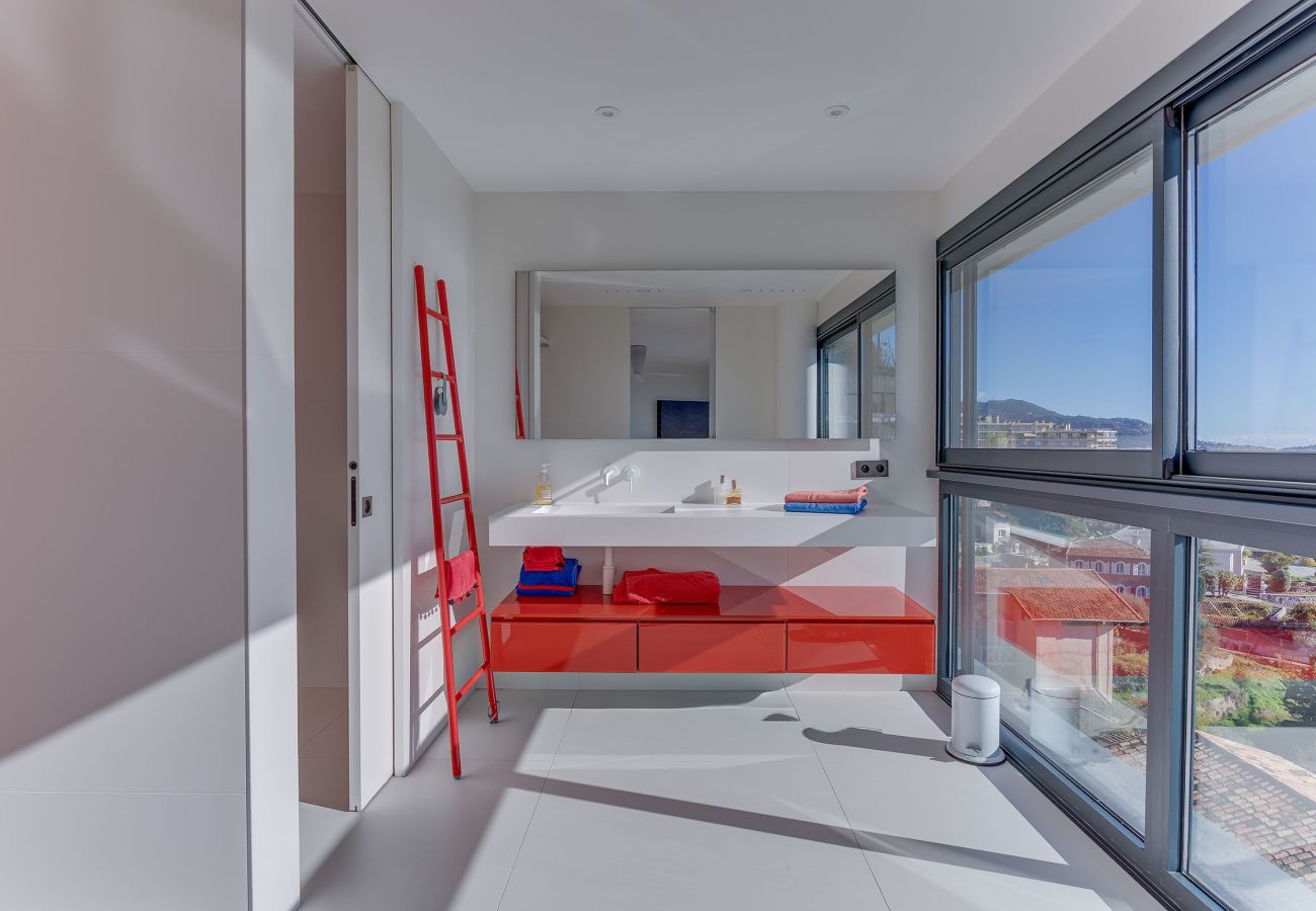 Вилла на Ницца / Nice - Villa Alba VI4498 by Riviera Holiday Homes