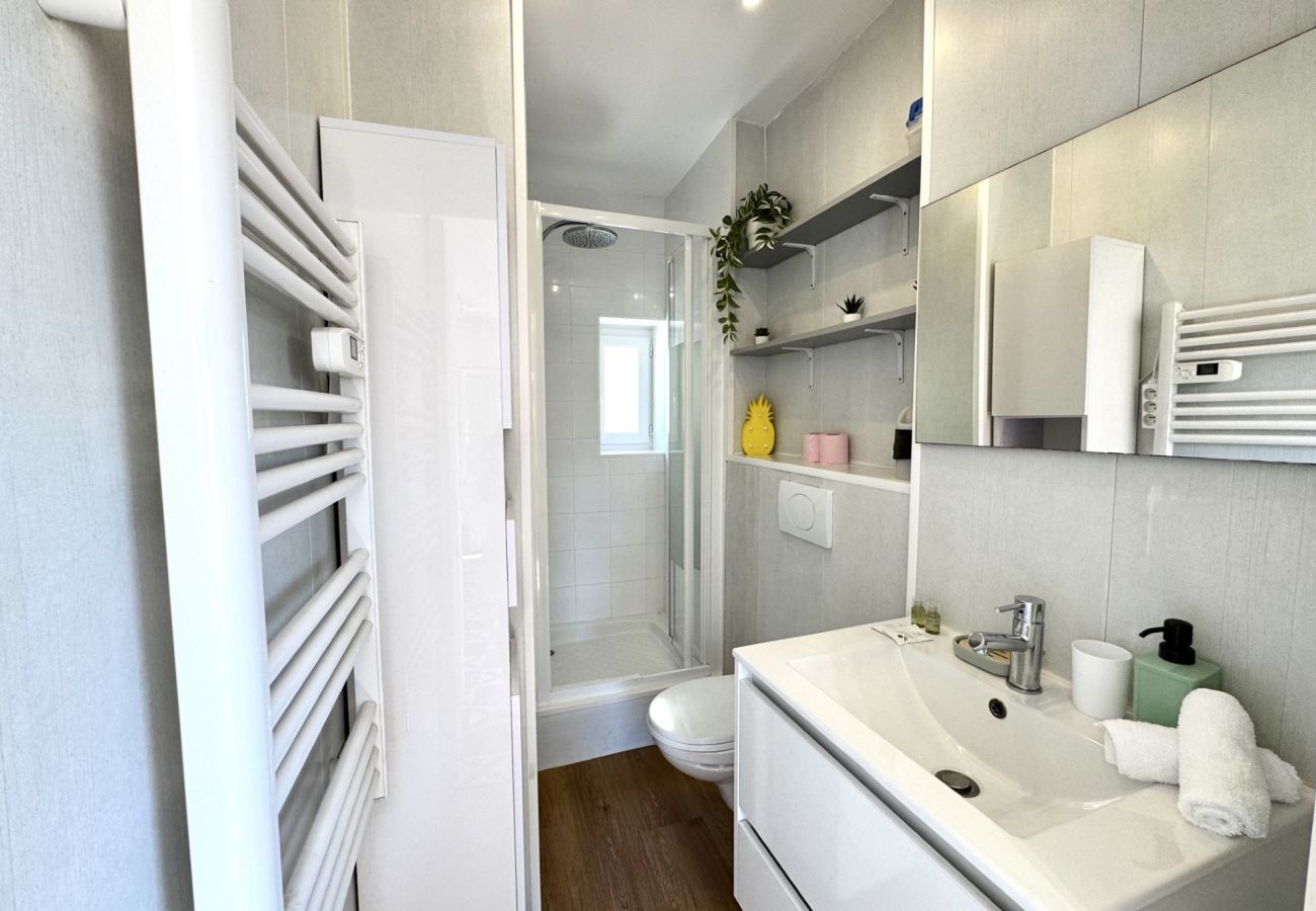 Квартира-студия на Ницца / Nice - VIEUX NICE VISTA AP4503 by Riviera Holiday Homes