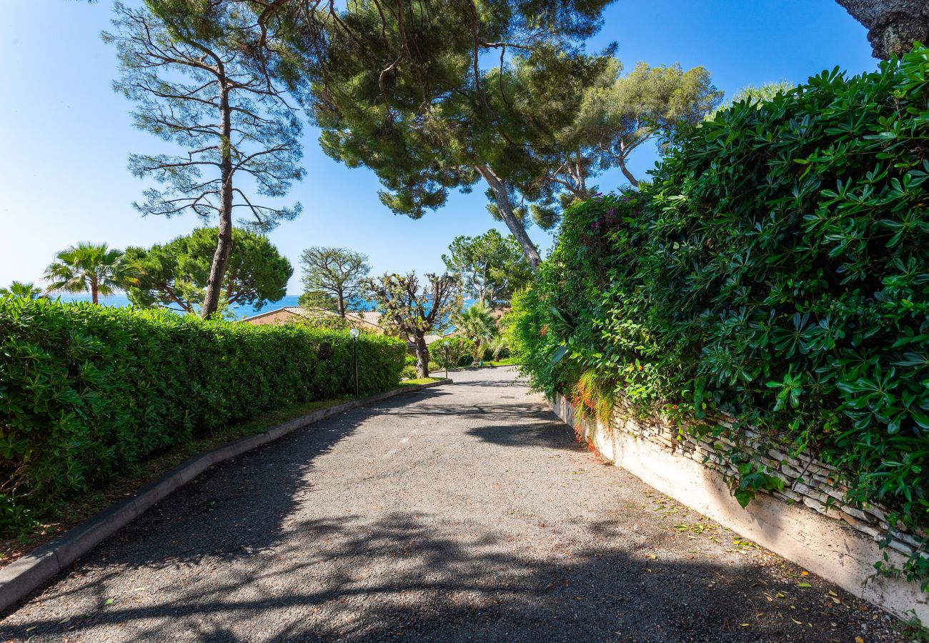 Вилла на Эз - VILLA D'EZE VI4518 By Riviera Holiday Homes 